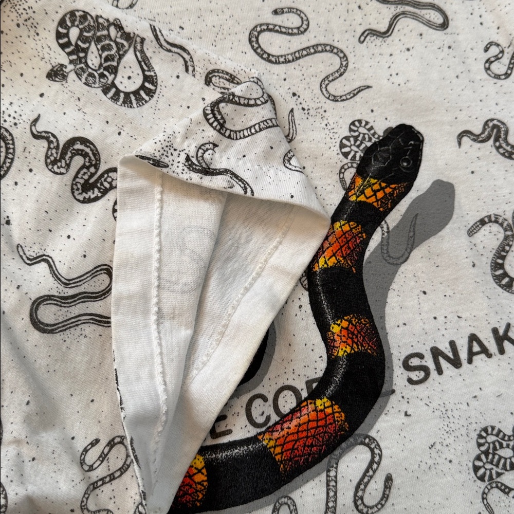 1993 Coral Snake AOP Vintage Single Stitch T-Shirt - Picture 7 of 13